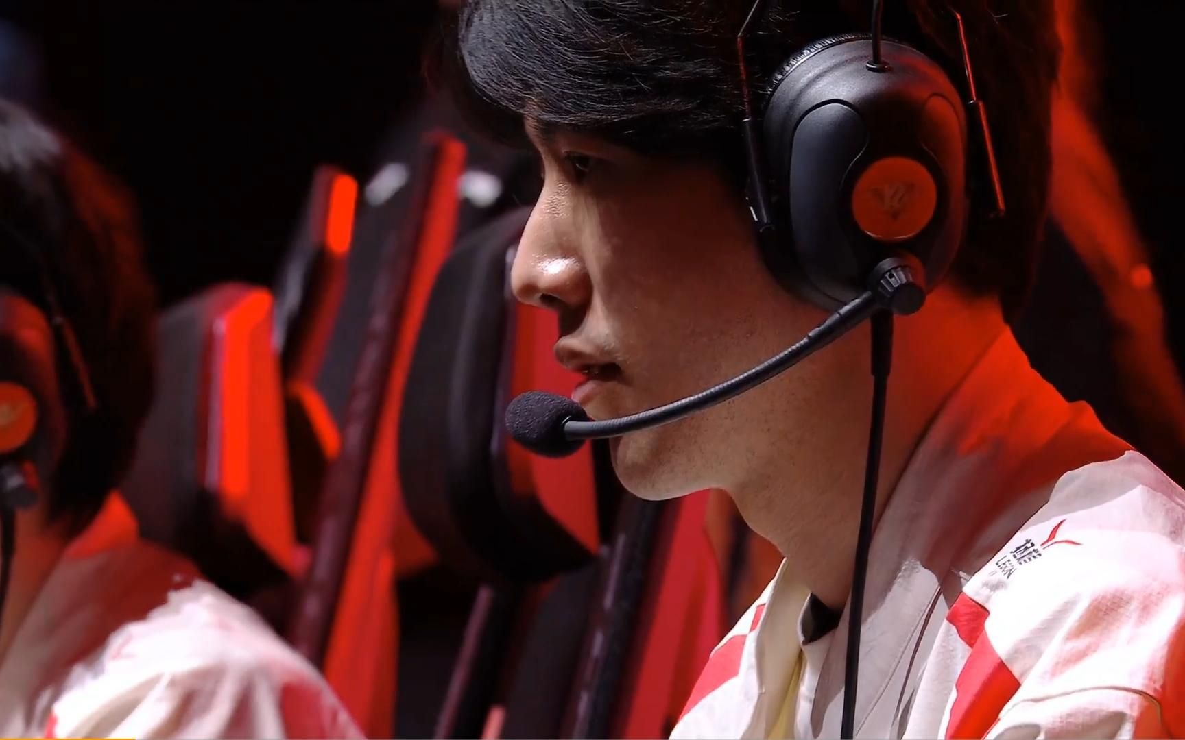 九游官方网站-刷新纪录首场状态出色，MAD观众沸腾！，TheShy重返赛场再创辉煌时刻-九游官方网站