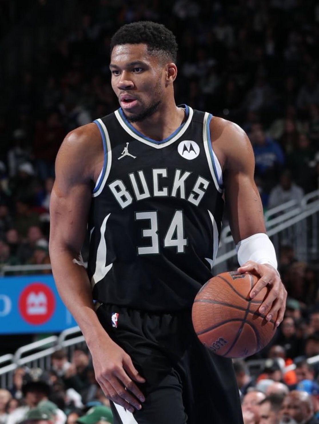 九游体育-冲刺阶段密尔沃基雄鹿备战法国杯，主帅复盘细节曝光，信心回归，轮换策略成焦点-九游体育