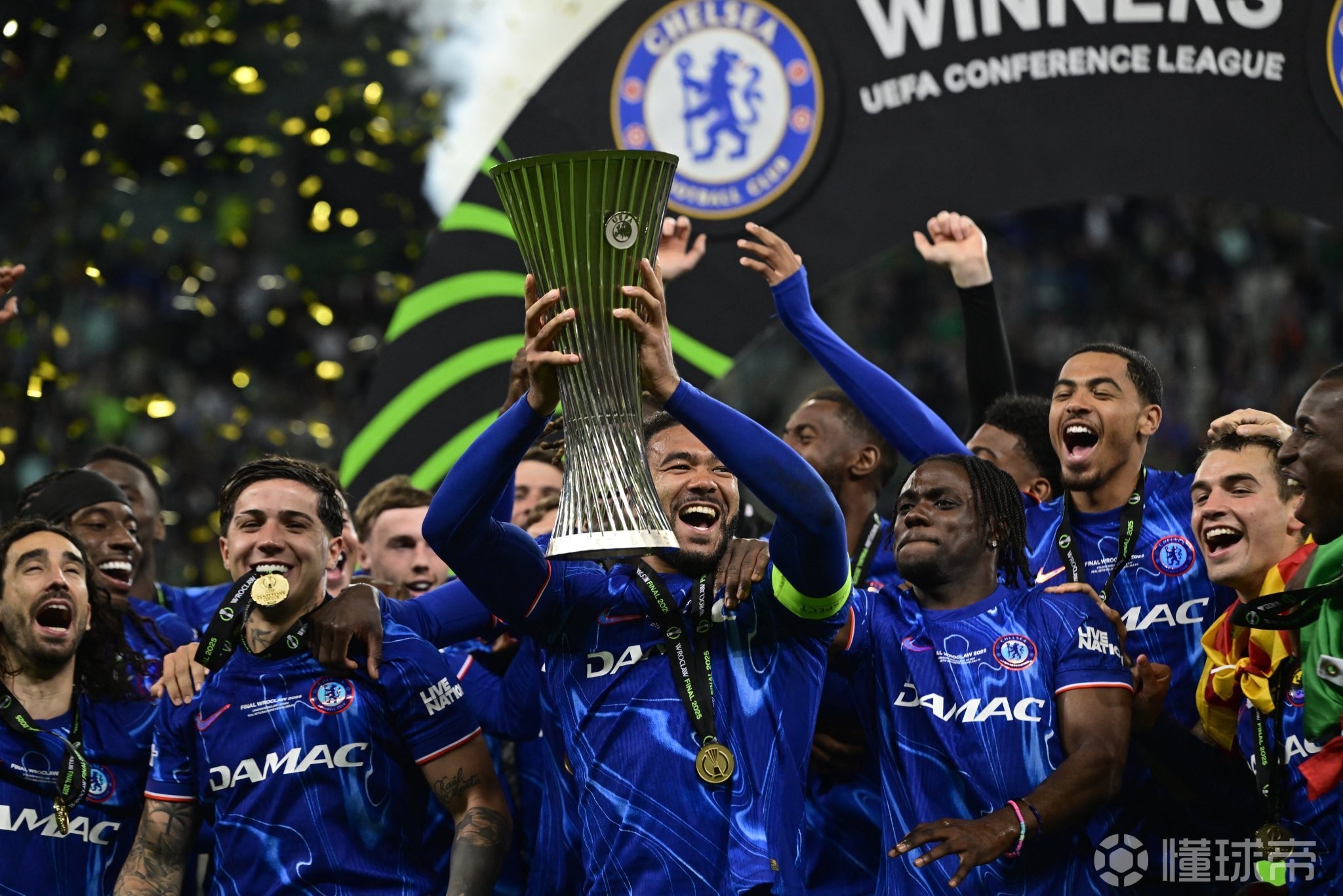 详细阅读:九游体育-关于赛地聚焦——欧冠集结日热度飙升,勒沃库森远射贴柱,悬念犹存,更衣室氛围转暖的信息-九游体育 九游体育-关于赛地聚焦——欧冠集结日热度飙升,勒沃库森远射贴柱,悬念犹存,更衣室氛围转暖的信息-九游体育